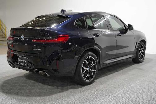 Carbon Black Metallic 2023 BMW X4 xDrive30i