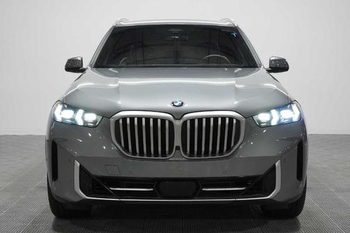 Gray Metallic 2024 BMW X5 xDrive40i