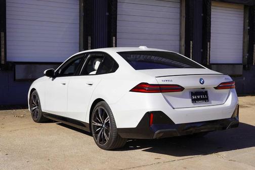 2026 BMW 530 i xDrive