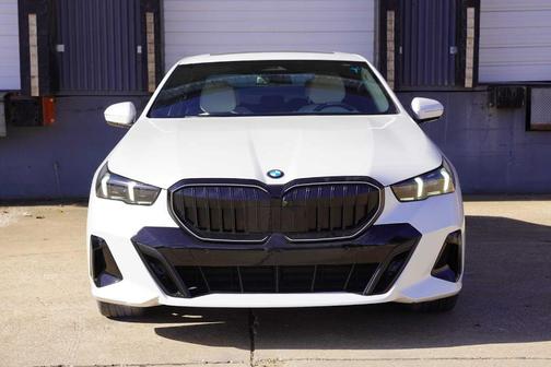 2026 BMW 530 i xDrive