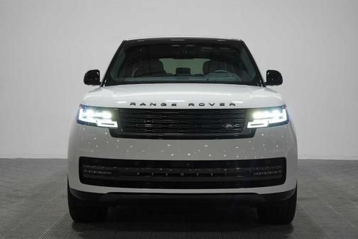 Fuji White 2025 Land Rover Range Rover P550e SE