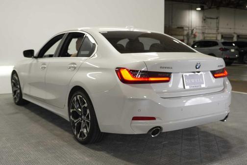 Mineral White Metallic 2025 BMW 330 i