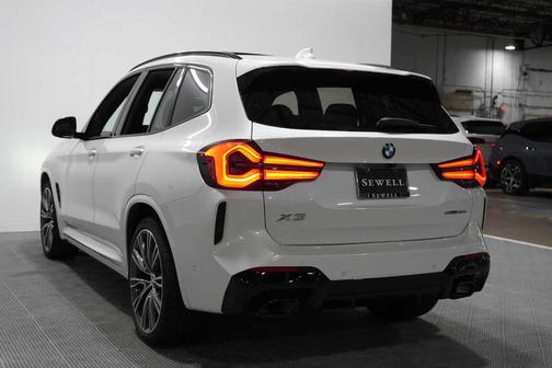 Mineral White Metallic 2023 BMW X3 sDrive30i