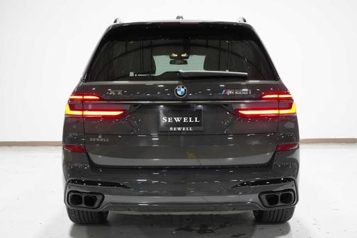 2023 BMW X7 M60i