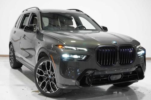 2023 BMW X7 M60i