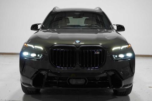 2023 BMW X7 M60i