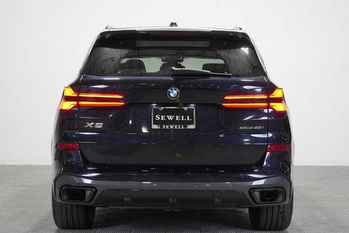 Carbon Black Metallic 2025 BMW X5 xDrive40i