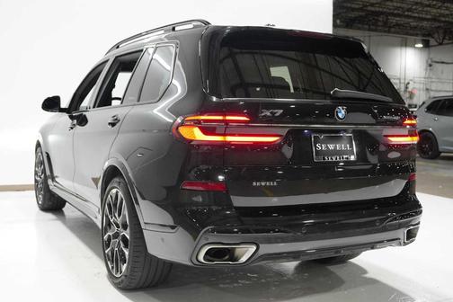 2023 BMW X7 xDrive40i