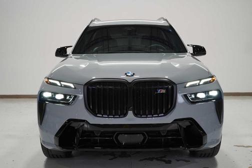 2025 BMW X7 M60i