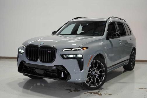 2025 BMW X7 M60i