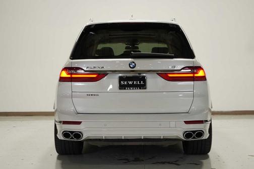 2021 BMW X7 M50i