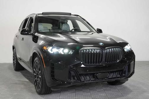Black Sapphire Metallic 2025 BMW X5 xDrive40i