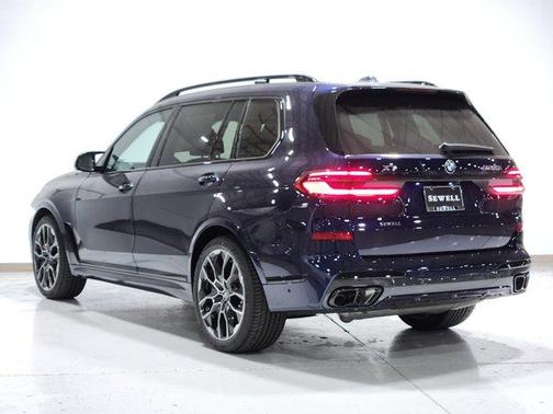 2025 BMW X7 M60i