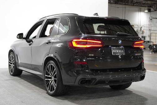 Black Sapphire Metallic 2021 BMW X5 M50i