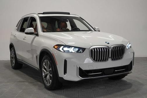 Alpine White 2025 BMW X5 xDrive40i