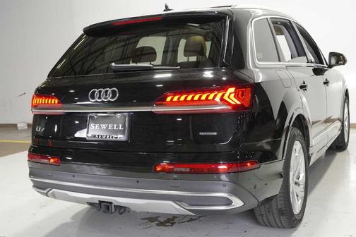 2022 Audi Q7 55 Premium Plus