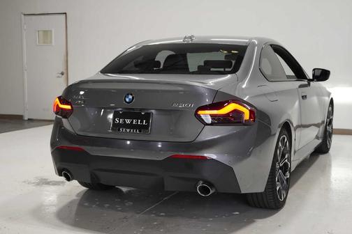 2025 BMW 230 i xDrive