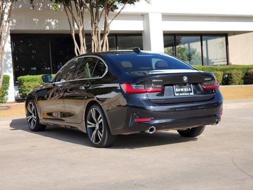 Photo 4 of 31 of 2019 BMW 330 i