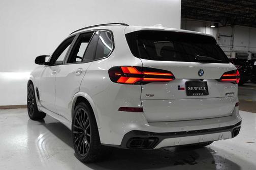 2024 BMW X5 M60i