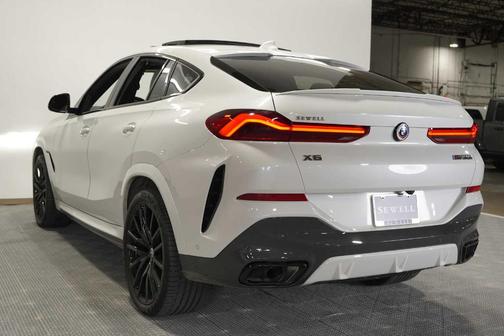 2023 BMW X6 M50i