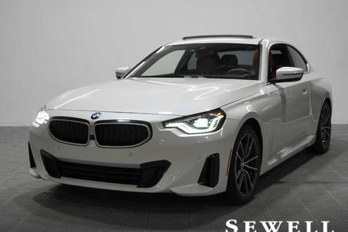 Mineral White Metallic 2025 BMW 230 i