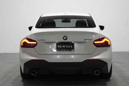 Mineral White Metallic 2025 BMW 230 i