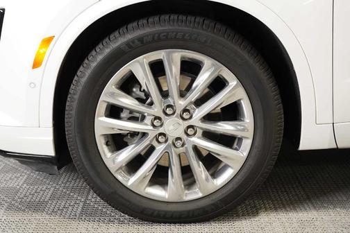 Crystal White Tri-Coat 2023 Cadillac XT6 Premium Luxury FWD