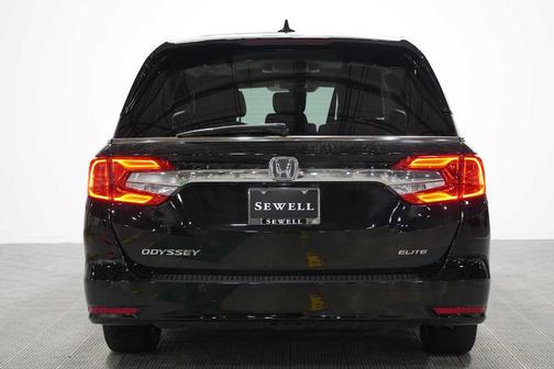Crystal Black Pearl 2020 Honda Odyssey Elite