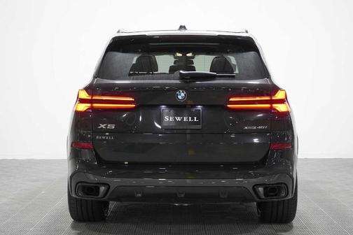 Black Sapphire Metallic 2026 BMW X5 xDrive40i