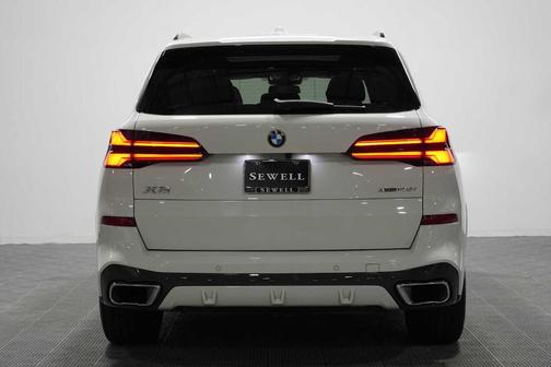 Alpine White 2025 BMW X5 xDrive40i