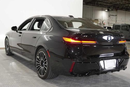 2025 BMW i7 xDrive60