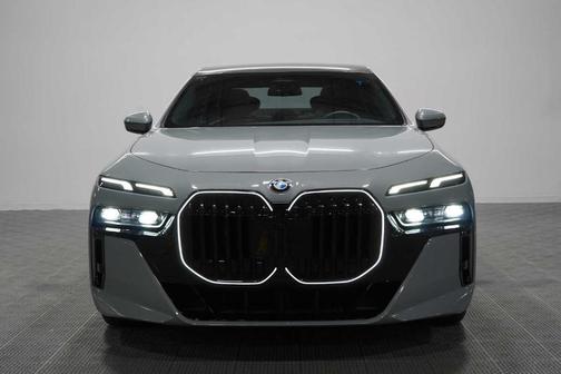 Gray Metallic 2025 BMW 740 i xDrive