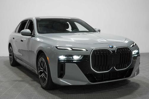 Gray Metallic 2025 BMW 740 i xDrive