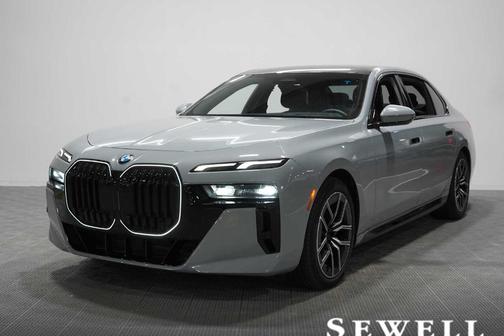 Gray Metallic 2025 BMW 740 i xDrive