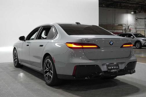 Gray Metallic 2025 BMW 740 i xDrive