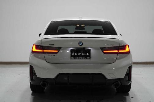 2025 BMW 330 i xDrive