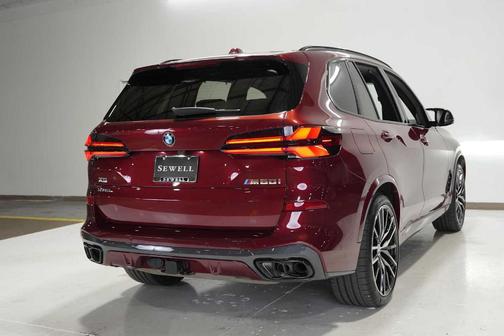 2025 BMW X5 M60i