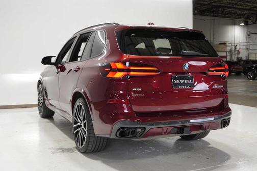 2025 BMW X5 M60i