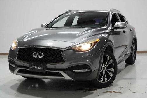 2017 INFINITI QX30 Premium