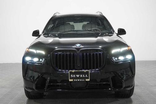 Black Sapphire Metallic 2026 BMW X7 xDrive40i