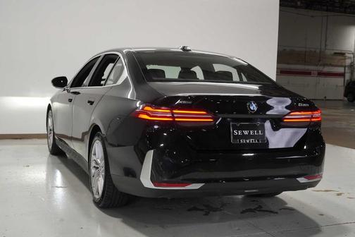 2025 BMW 530 i xDrive