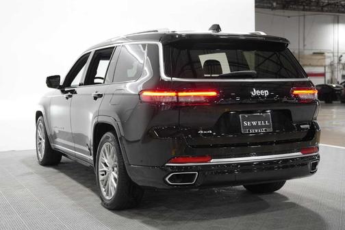 Diamond Black 2023 Jeep Grand Cherokee L Summit