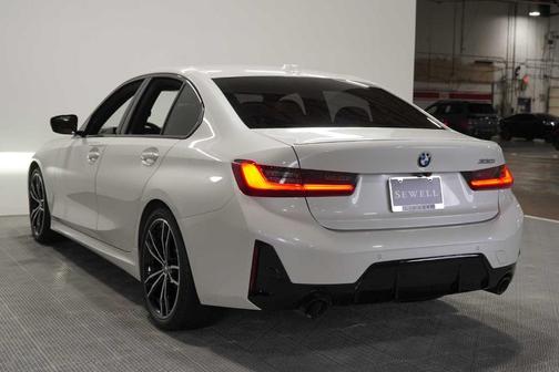 2023 BMW 330 i