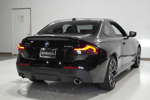 2025 BMW 230 i xDrive