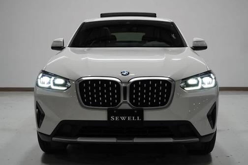 2025 BMW X4 xDrive30i