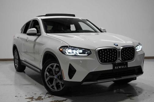 2025 BMW X4 xDrive30i
