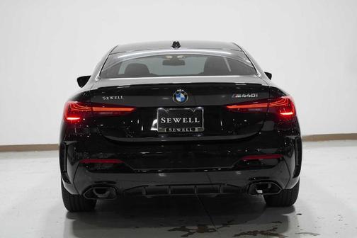 2025 BMW M440 i