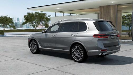 2025 BMW X7 xDrive40i