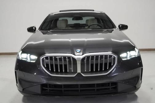 2025 BMW 530 i xDrive