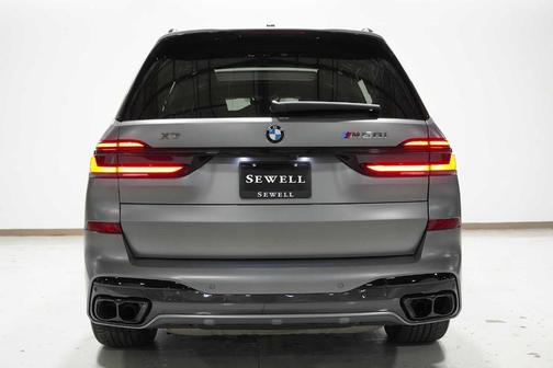 2025 BMW X7 M60i